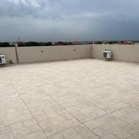 Fowaa Lux Bed & Breakfast Tema Exterior foto