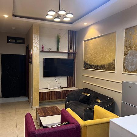 Fowaa Lux Bed & Breakfast Tema Exterior foto