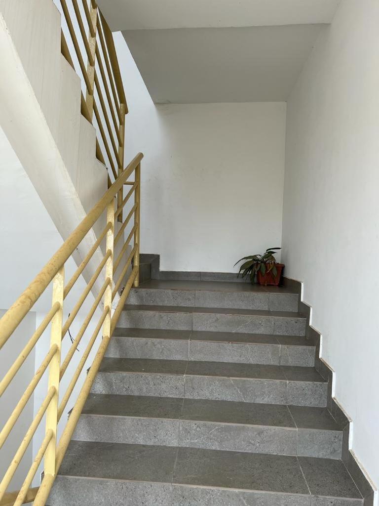 Fowaa Lux Bed & Breakfast Tema Exterior foto