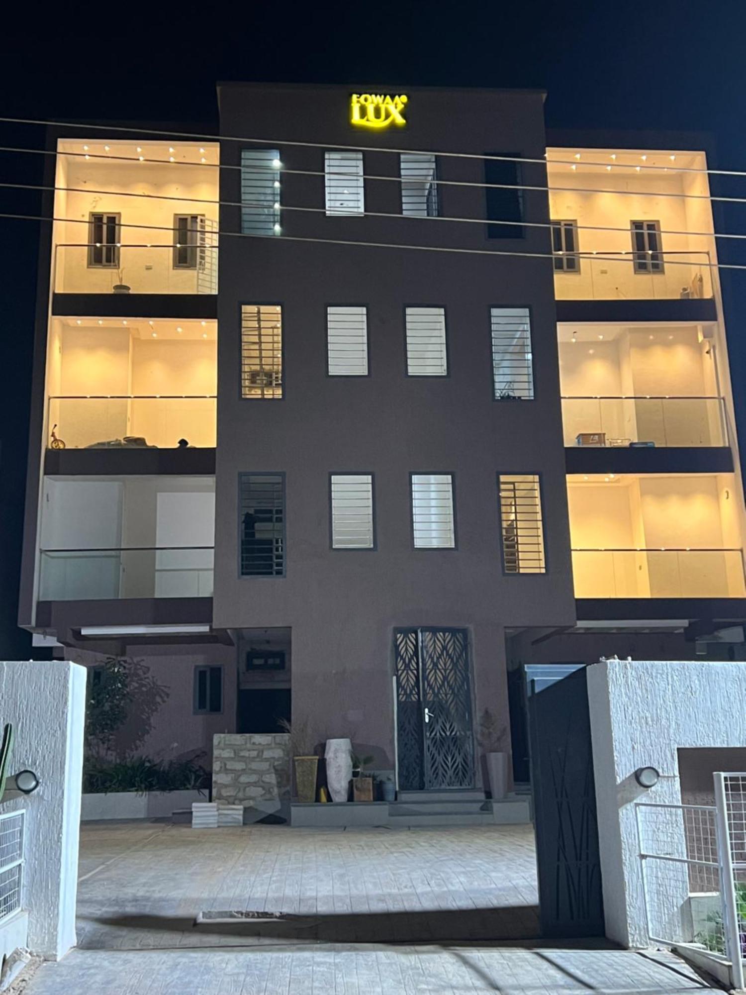 Fowaa Lux Bed & Breakfast Tema Exterior foto